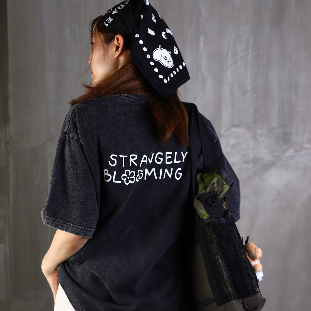 Strangely Blooming Oversize T-Shirt (Washed Black)